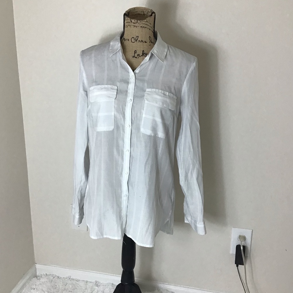 Like New ⭐️ Express Blouse